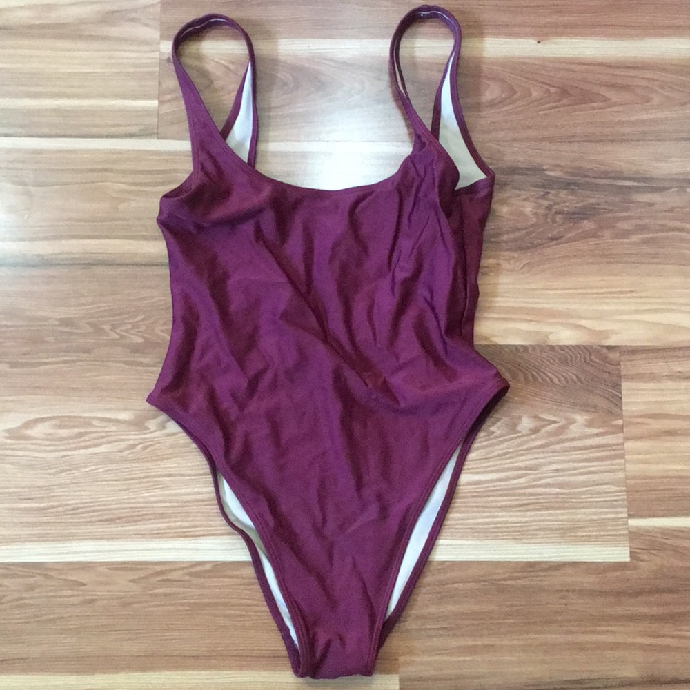 High cut one piece 👙